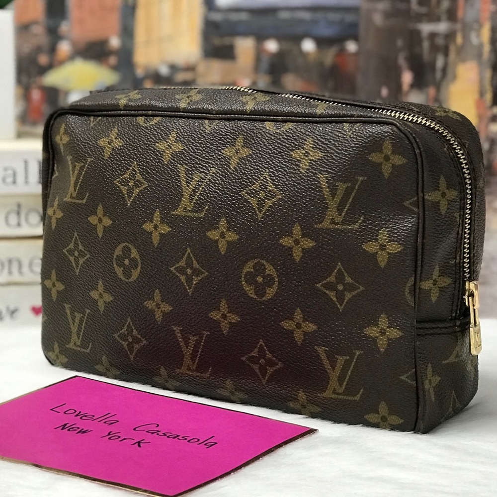 Louis Vuitton Trousse 23